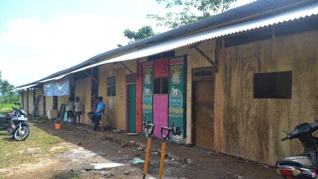 Gerakan tanah atau longsor di Jatiluhur merusak 24 rumah, sebanyak 106 jiwa mengungsi. (Foto: Liputan6.com/Muhamad Ridlo)