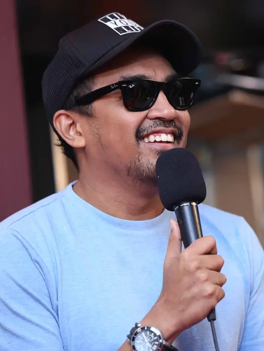 Hingga kini, pelantun lagu Akhir Cerita Cinta mengaku masih menjalin hubungan baik dengan Aura. Di sela-sela kesibukannya, seperti apa keduanya menjaga quality time. (Nurwahyunan/Bintang.com)