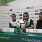 Pelatih PS Tira Rudy Eka Priyambada (tengah). (Liputan6.com/Yanuar H)