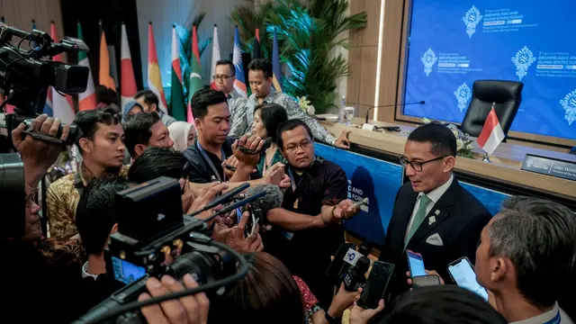 Menteri Pariwisata dan Ekonomi Kreatif (Menparekraf) Republik Indonesia, Sandiaga Salahuddin Uno mewakili Presiden Republik Indonesia, Joko Widodo (Jokowi) menghadiri makan siang bersama para delegasi KTT AIS Forum 2023. (Dok KTT AIS)