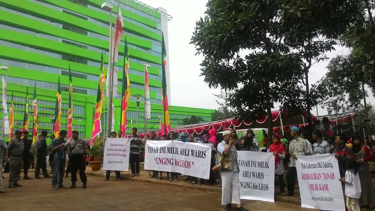 Resmikan RSUD Pasar Minggu, Ahok Didemo Pemilik Lahan