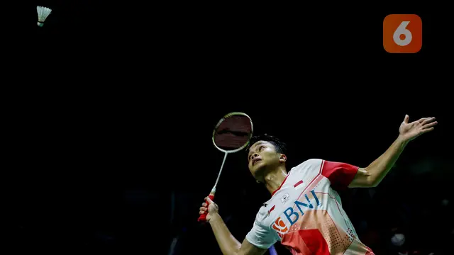 Foto: Melihat Jatuh Bangun Perjuangan Anthony Ginting Saat Ditaklukkan Viktor Axelsen di Perempat Final Indonesia Open 2022