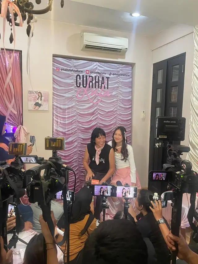 7 Potret Lula Natura, Putri Bimbim Slank yang Baru Rilis Album Debut