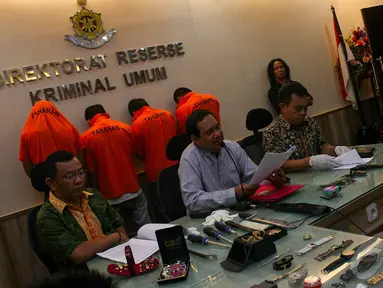 Kabid Humas Polda Metro Jaya KBP Rikwanto saat rilis tindak pencurian dengan kekerasan di Dirkrimum Polda Metro Jaya, Jakarta, (3/10/14). (Liputan6.com/Faizal Fanani)