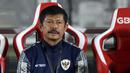 Pelatih Timnas Indonesia U-23, Indra Sjafri saat laga uji coba melawan India di Stadion Madya, Senayan, Jakarta, Jumat (10/10/2025). (Bola.com/Muhammad Iqbal Ichsan)