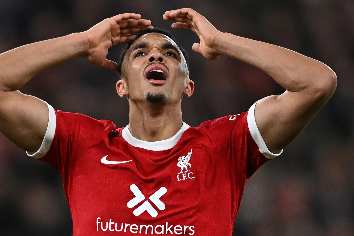 Foto: Solid dan Disiplinnya Pertahanan MU Meski Berulang Kali Digempur Pemain Liverpool pada Laga Panas di Liga Inggris