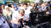 Menteri Perdagangan Zulkifli Hasan meninjau Pasar Induk Beras Cipinang (PIBC) bersama Kepala Badan Pangan Nasional (Bapanas) Arief Prasetyo di Jakarta Timur, pada Rabu (13/9/2023). (Dok Kemendag)