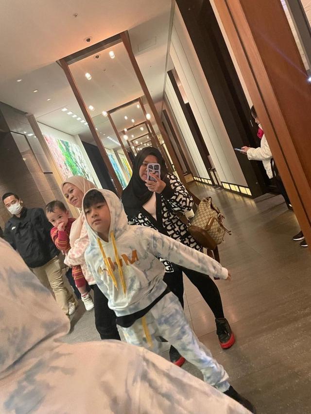 6 Momen Kekompakan Sus Rini dan Mbak Lala, Pengasuh Rafathar Rayyanza