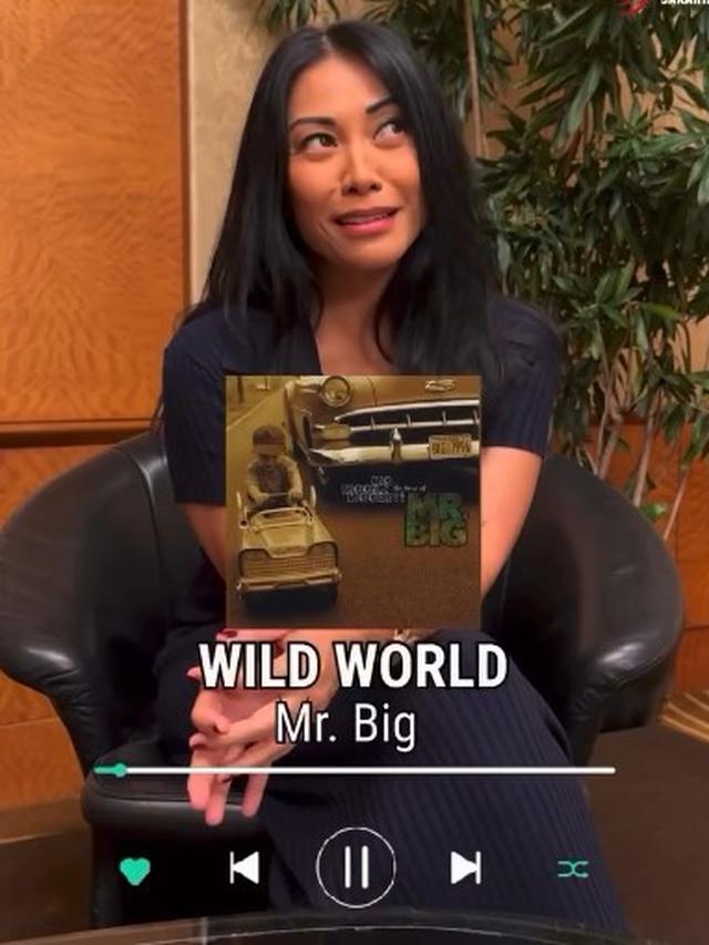 Anggun C Sasmi dan playlist lagu (Instagram/anggun_cipta)