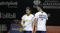 Pasangan ganda campuran andalan Indonesia, Jafar Hidayatullah/Felisha Pasaribu ketika bertanding melawan wakil Denmark pada babak 32 besar Indonesia Masters 2026 di Istora Senayan, Jakarta, Rabu (21/1/2026) siang. (Bola.com/Abdul Aziz)