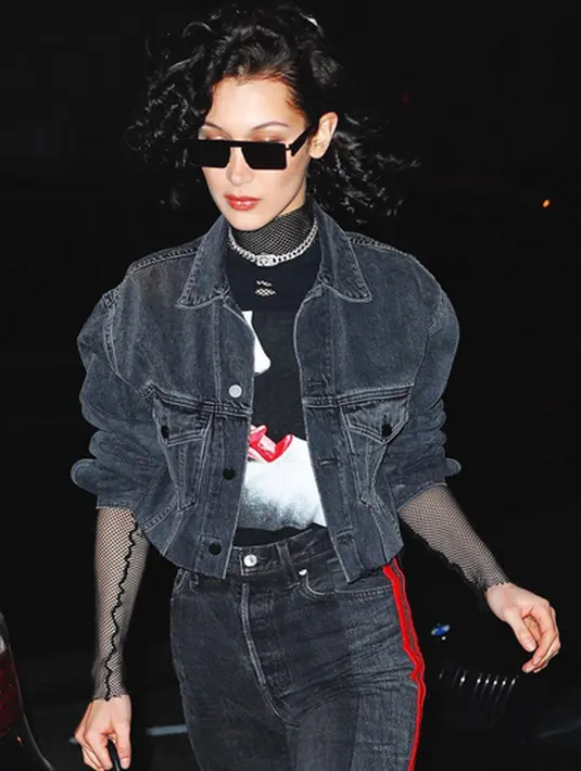 Jika diamati, Bentuk tubuh Bella untuk saat ini sudah terbilang ideal. Namun ia teap berusaha agar bentuk tubuhnya tetap terjaga seperti itu. Banyak cara yang ia lakukan untuk menjaga bentuk tubuh idealnya. (Instagram/bellahadid)