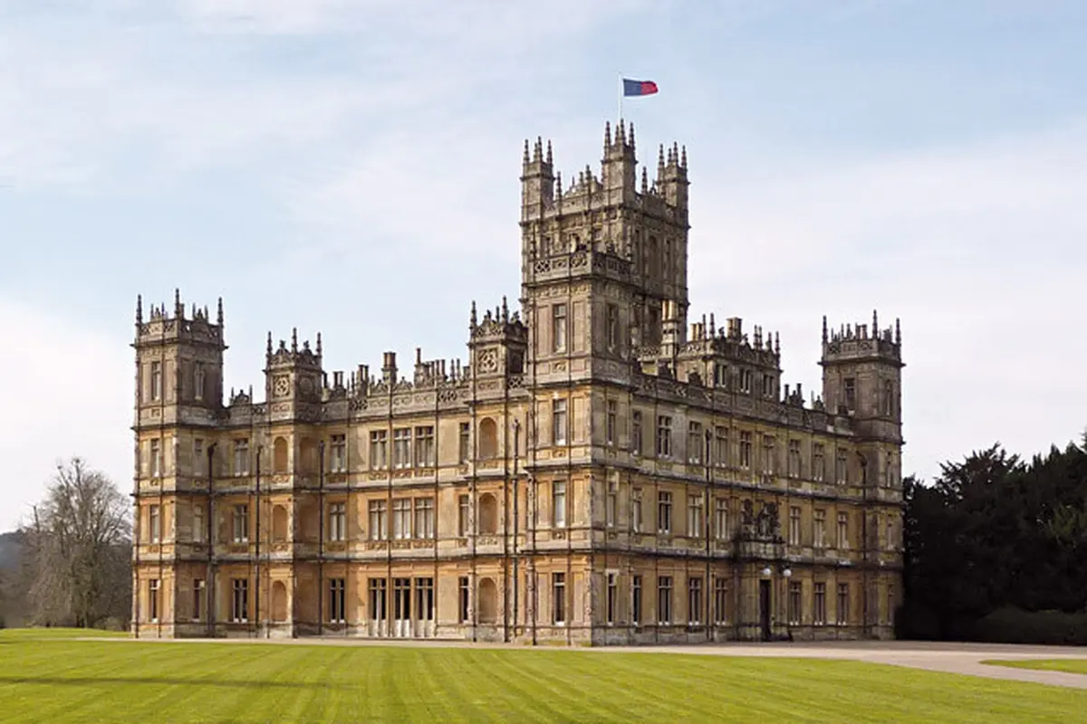 Nostalgia Series Downtown Abbey dengan Jelajahi Kastil Highclere di London
