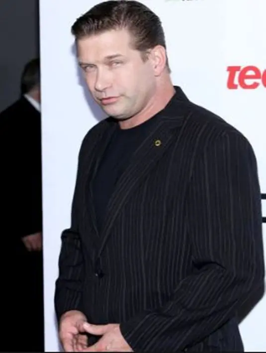 Aktor Stephen Baldwin kehilangan seluruh aset harta dan kekayaannya. Stephen mau tak mau harus membayar hutang sebesar 25 Milyar dan harus menjual beberapa hartanya untuk melunasi biaya hutangnya. (EPABintang.com)
