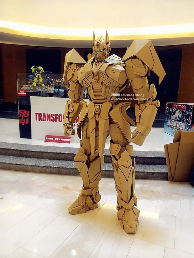 replika dari kardus (foto: Kai-Xiang Zhong)