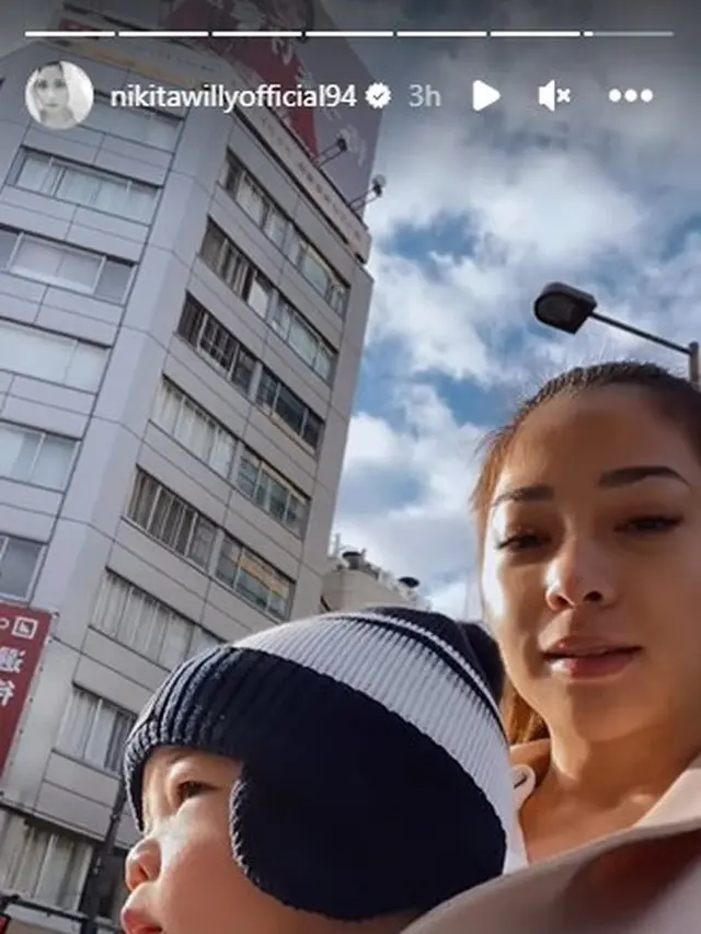 Ajak Baby Izz, Ini 7 Potret Seru Liburan Nikita Willy dan Indra Priawan Ke Jepang