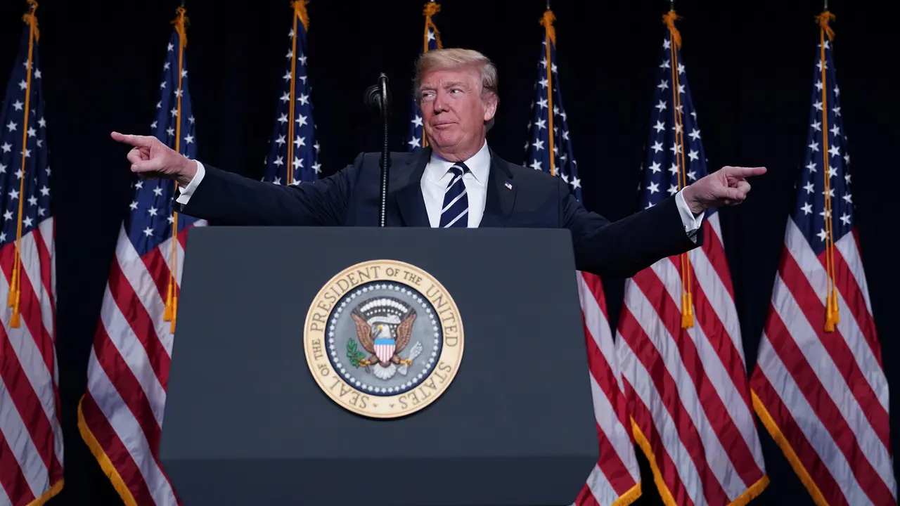 Ekspresi Donald Trump Saat Hadiri National Prayer Breakfast