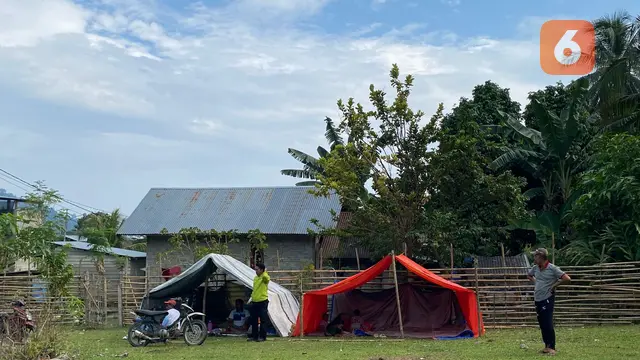 Tenda pengungsian yang didirikan warga di Kecamatan Balaesang