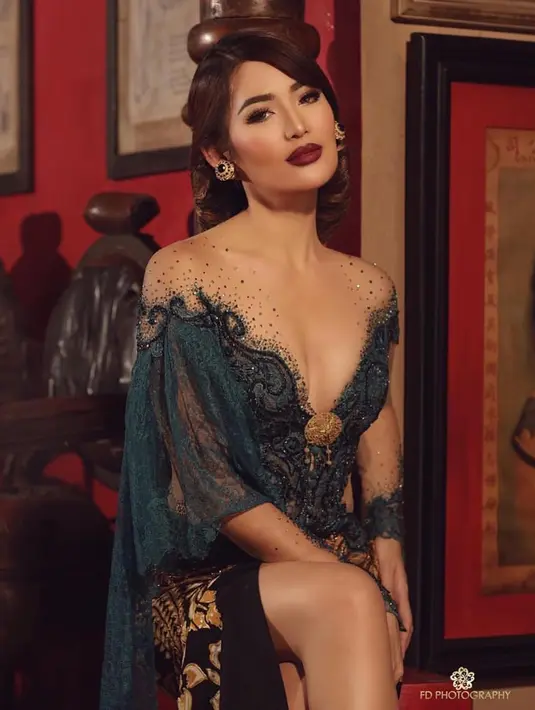 Karirnya dalam dunia hiburan setelah ajang Putri Indonesia memang meroket setelahnya, ia dikenal sebagai presenter baik entertaiment maupun dalam acara olahraga, model, dan terjun dalam dunia akting. Dalam dunia akting ia pun sempat mengisi sebuah peran dalam sinetron bertema asmara. (Liputan6.com/I