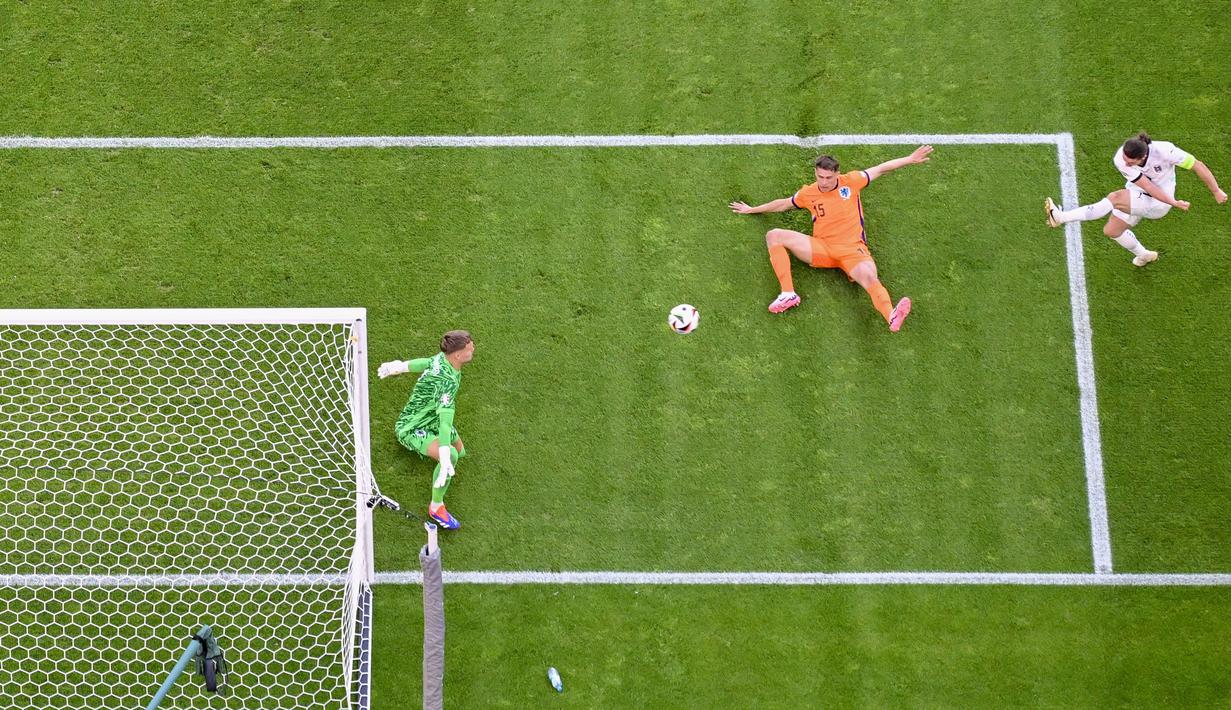 Marcel Sabitzer sukses menjadi pembeda saat Austria menumbangkan Belanda pada pertandingan terakhir grup D Euro 2024. (AFP/Christophe Simon)