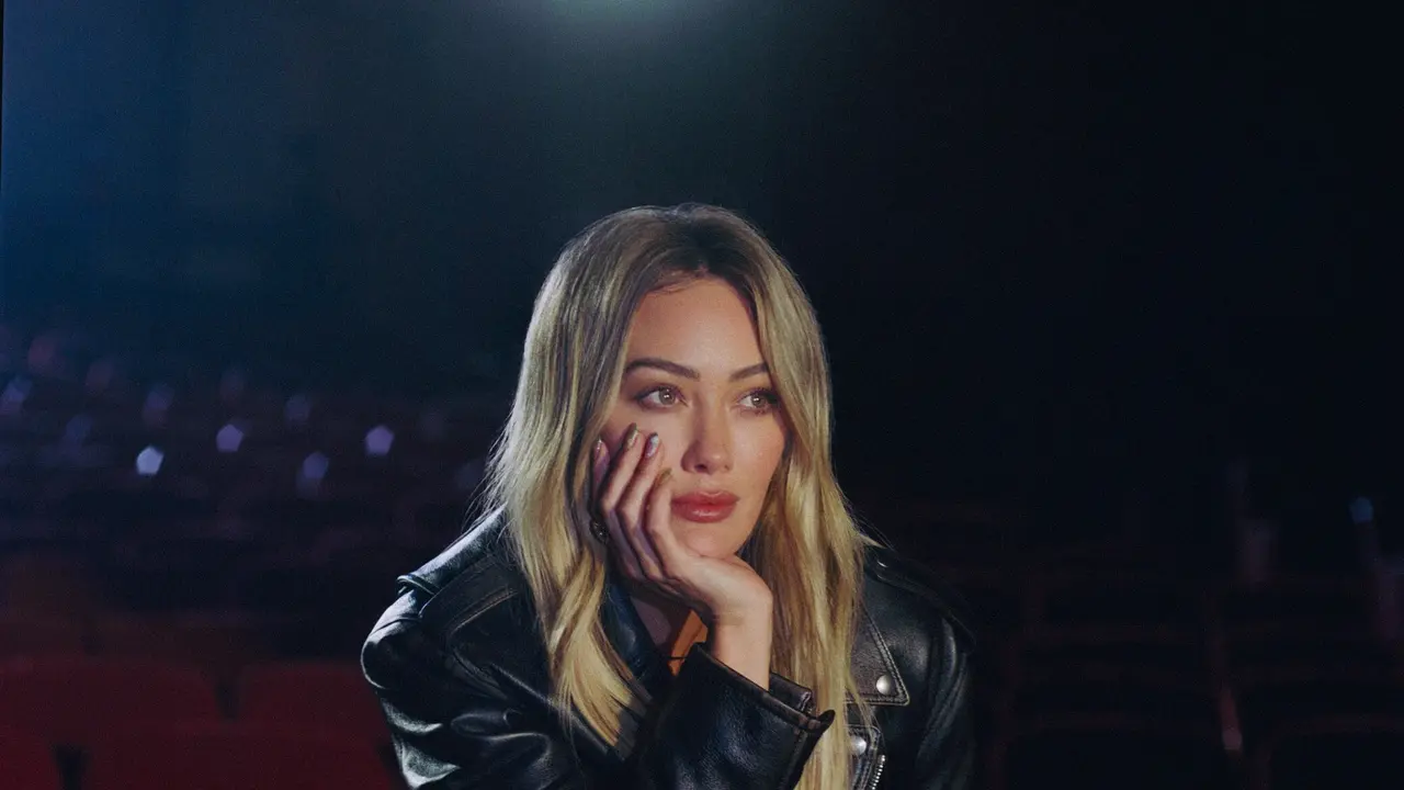 Hillary Duff. (Lauren Dunn, via: Secret Signal)