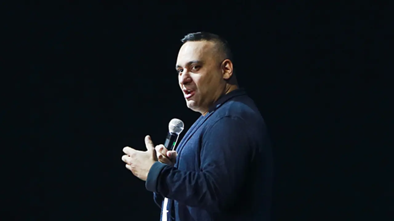 [Bintang] Russell Peters