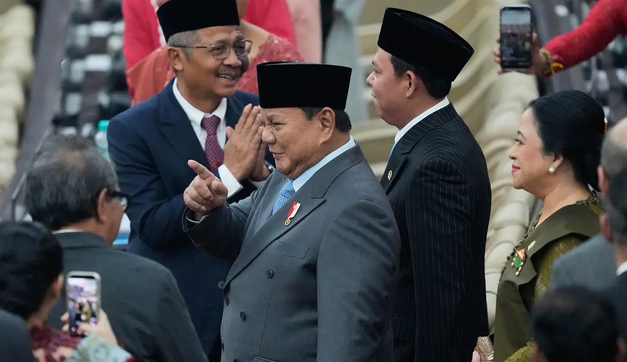 Presiden Indonesia Prabowo Subianto saat tiba menghadiri Sidang Tahunan MPR RI dan Sidang bersama DPR dan DPD RI tahun 2026 di Gedung Nusantara, Kompleks Parlemen, Senayan, Jakarta, Jumat, 14 Agustus 2026. (AP/Dita Alangkara)
