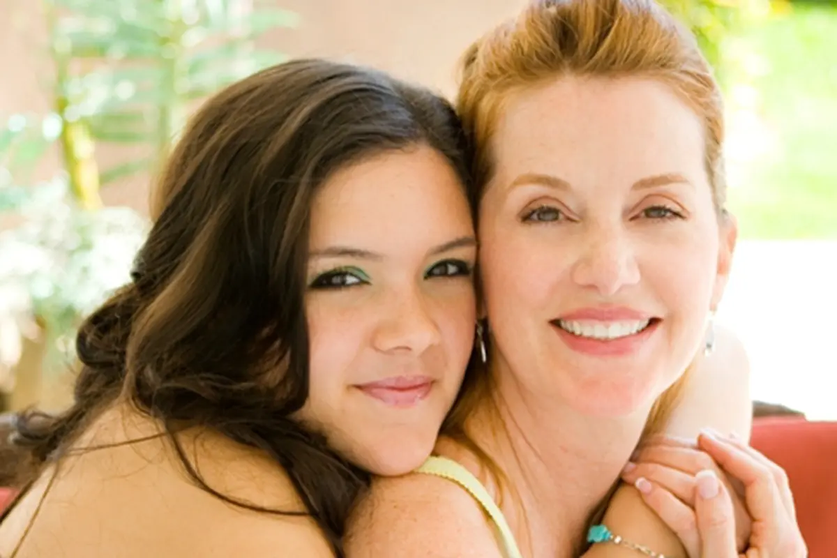 (c) Shutterstock
