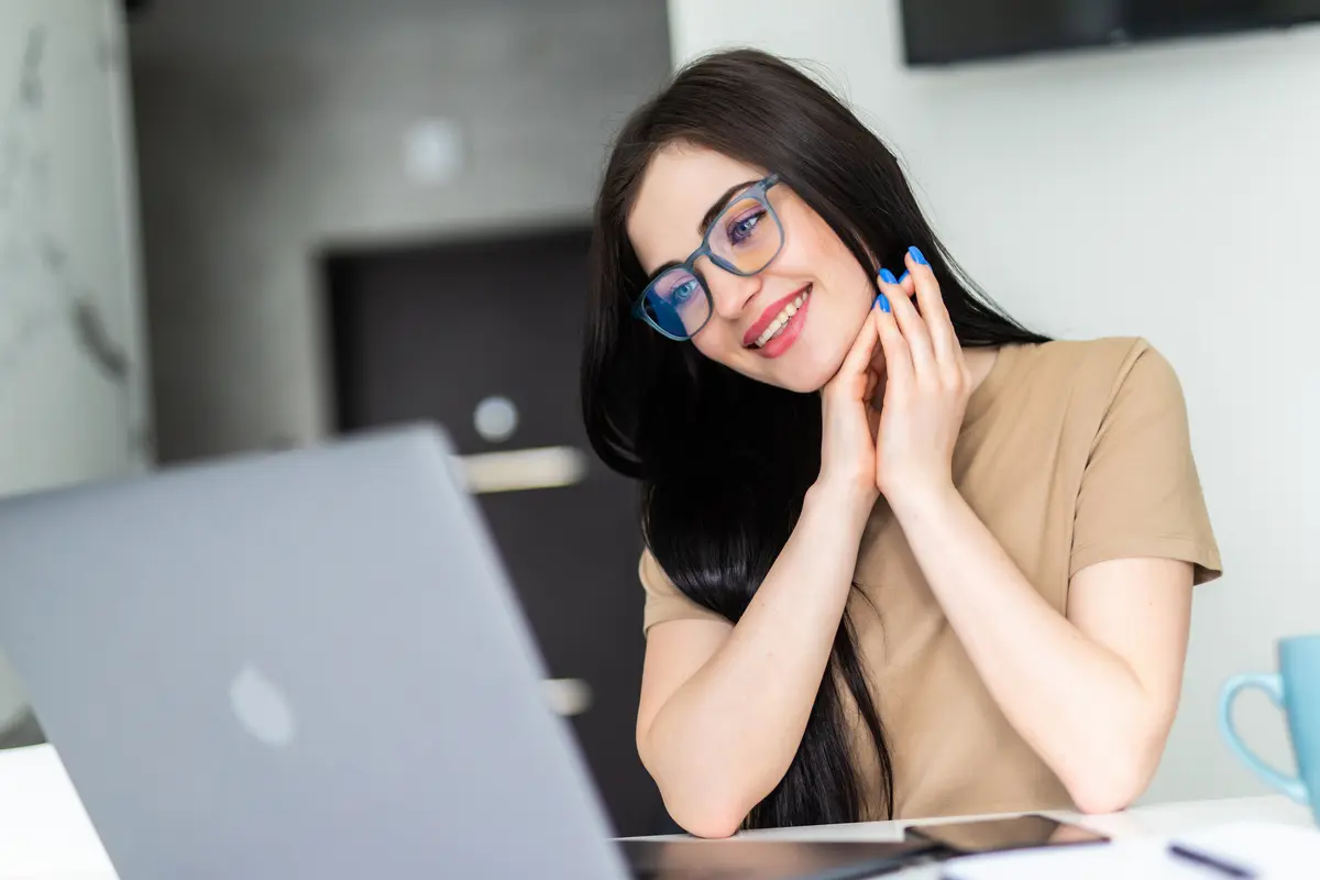 wanita oktober afirmasi positif