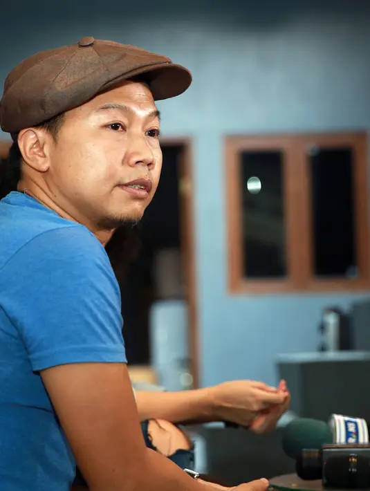 Lagu Cinta Cinta Cinta bercerita tentang asmara dan persahabatan. Karena memiliki tema yang sama, lagu ini pun didapuk menjadi original soundtrack (ost) film 'Negeri Van Oranje'.  (Deki Prayoga/Bintang.com)