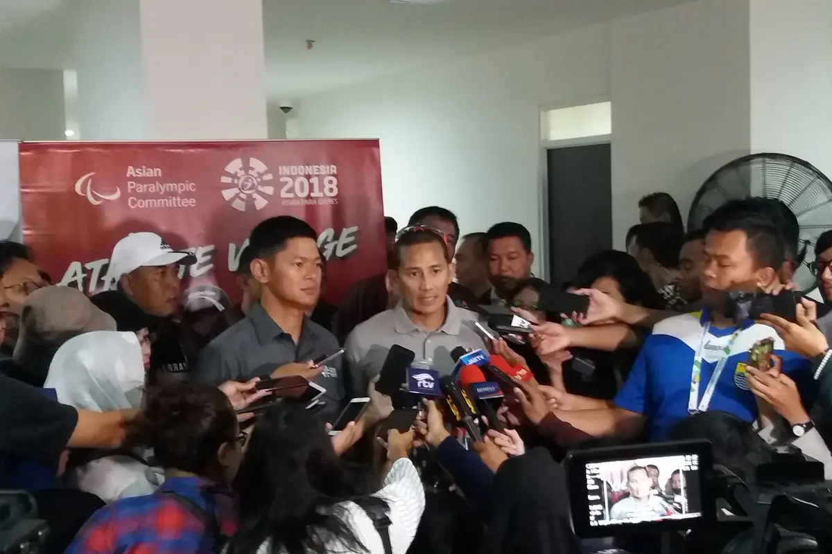 Wagub DKI Jakarta Sandiaga Uno meninjau kesiapan wisma atlet untuk peserta Asian Para Games