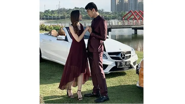 Romantis, Ini 6 Momen Kompak Zoe Abbas Jackson dan Aditya Zoni Pakai Baju Couple