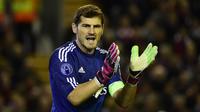2. Iker Casillas - Iker Casillas merupakan salah satu kiper terbaik yang pernah dimiliki oleh Real Madrid. Ia punya rekor clean sheets di Liga Champions sebanyak 57 kali. Sayangnya, ia sudah pensiun usai terkena serangan jantung. (AFP/Pierre-Philippe Marcou)