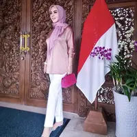 Gaya Syahrini di Singapura, Kenakan Tas Kecil Ke Kedutaan Besar Seharga Rp500 Juta/dok. Instagram (@princessyahrini)