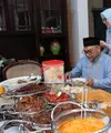 Lebaran ini menjadi lebaran yang berbeda dari biasanya bagi Prilly Latuconsina. Pada hari Raya Idul Fitri ini, ia tak bisa menyantap makanan khas lebaran. Lantaran ia baru saja menjalani operasi gigi. (Adrian Putra/Bintang.com)