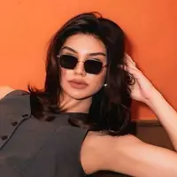 Jihane Almira tampil elegan dalam pemotretan. (credit:instagram.com/jihanealmira/khalid.maula)