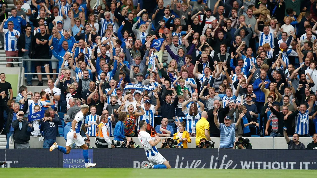 Brighton & Hove Albion Permalukan Manchester United