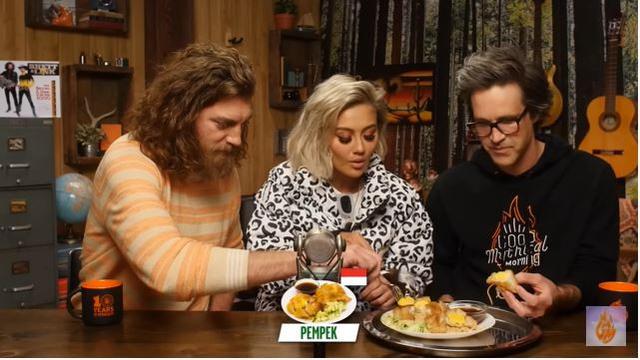 6 Momen Agnez Mo Kenalkan Pempek hingga Martabak Manis di Amerika, Bikin Bangga