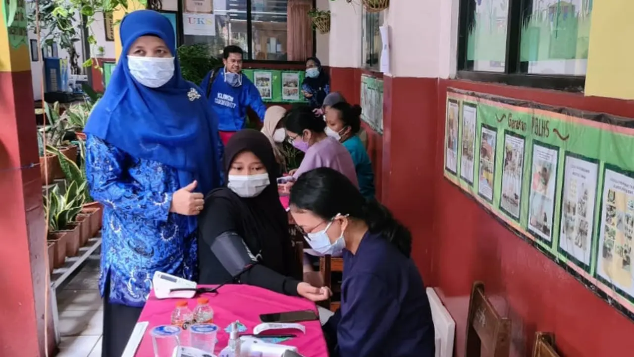 Vaksinasi Covid-19 Jenis Pfizer di Kota Tangerang