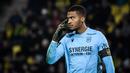 Alban Lafont. Pada urutan keempat ada Alban Lafont, kiper berusia 23 tahun yang sejak awal musim 2021/2022 membela FC Nantes dan sekaligus dipercaya menjadi kapten tim. Kepemimpinannya di klub tentu saja mirip dengan kepemimpinan Hugo Lloris bersama Timans Prancis, sehingga bukan tak mungkin suatu saat ia akan dipanggil Didier Deschamps untuk berdiri di bawah mistar gawang Les Bleus. (AFP/Loic Venance)