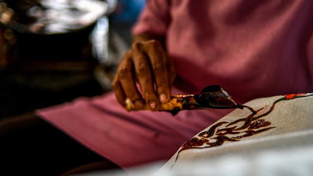FOTO: Mengintip Proses Pembuatan Batik di Banda Aceh
