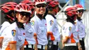 Polisi bersepatu roda ikut mengamankan acara pelepasan mudik gratis di kawasan Parkir Timur Senayan, Jakarta, Sabtu (11/7/2015). Mudik gratis Jasa Raharja tahun 2015 ini meraih rekor MURI. (Liputan6.com/Yoppy Renato)