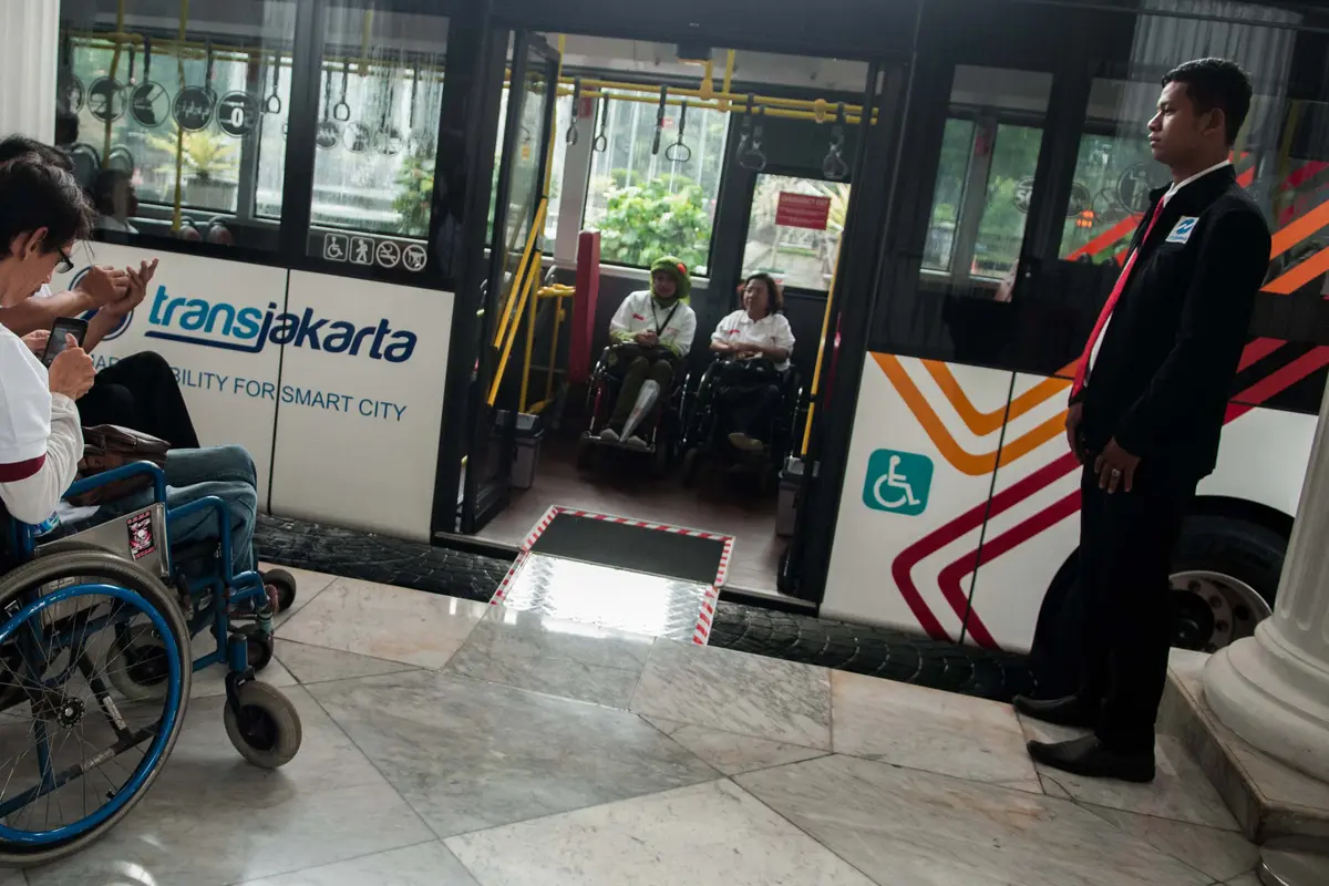 Viral Penyandang Disabilitas Netra Tercebur usai Turun Transjakarta Care, Pramono Anung Tegur Jajaran Direksi