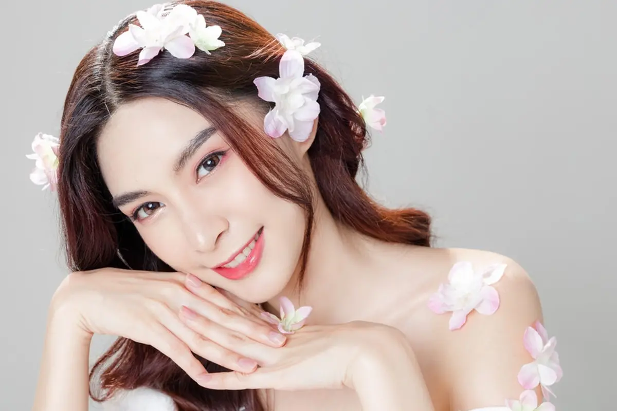 tersenyum makeup riasan