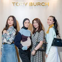 Tory Burch merayakan peluncuran Musim Gugur-Musim Dingin Koleksi 2024 di butik Plaza Senayan dengan acara cocktail in store. Para selebriti termasuk Beby Tsabina, Natasha Wilona, ​​Tantri Namirah, turut hadir memeriahkan acara. [Dok/Tory Burch].
