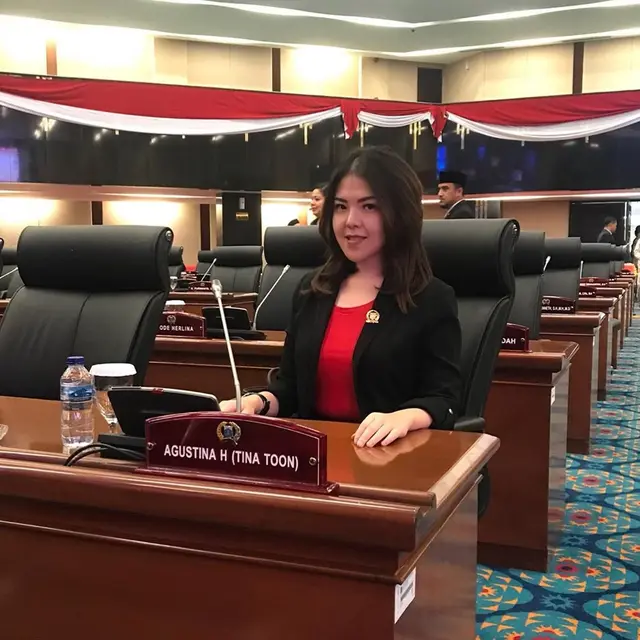 6 Potret Ruang Kerja Tino Toon di DPRD DKI Jakarta