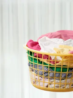 Teknologi AI kini hadir dalam dunia detergen melalui SoKlin Biomatic, inovasi cerdas dari WINGS Care yang menghadirkan pengalaman mencuci lebih efisien, praktis, dan ramah lingkungan bagi konsumen modern. (Foto: pressfoto/Freepik)