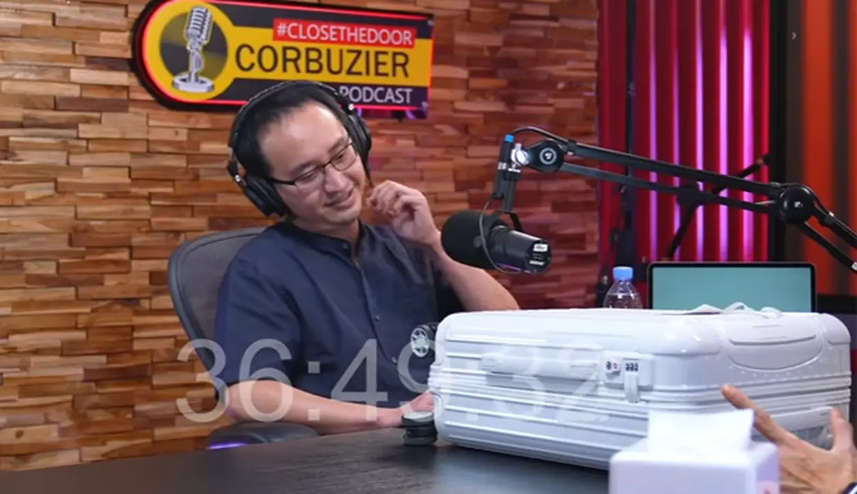 Deddy Corbuzier dan Dokter Gunawan (Youtube/Deddy Corbuzier)