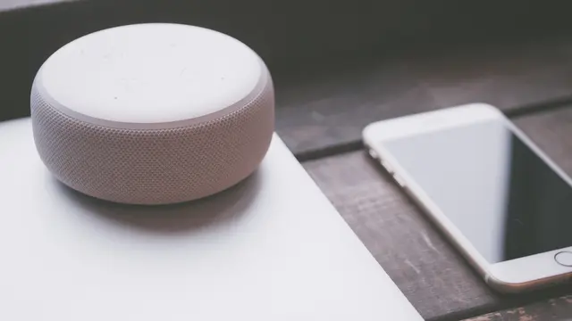 Ilustrasi Speaker Bluetooth Portabel