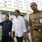 Presiden Indonesia, Joko Widodo, memantau kondisi Wisma Atlet di Kemayoran, Jakarta, Senin (26/2/2018). Wisma Atlet ini akan digunakan untuk Asian Games 2018. (Bola.com/Vitalis Yogi Trisna