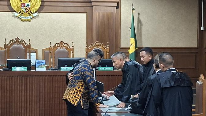 Vonis 4 Tahun Ibam, Ini Alasan Dissenting Opinion Dua Hakim
